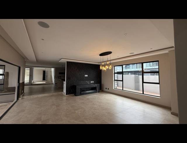 6 BEDROOM HOUSE FOR SALE IN MIDSTREAM HEIGHTS